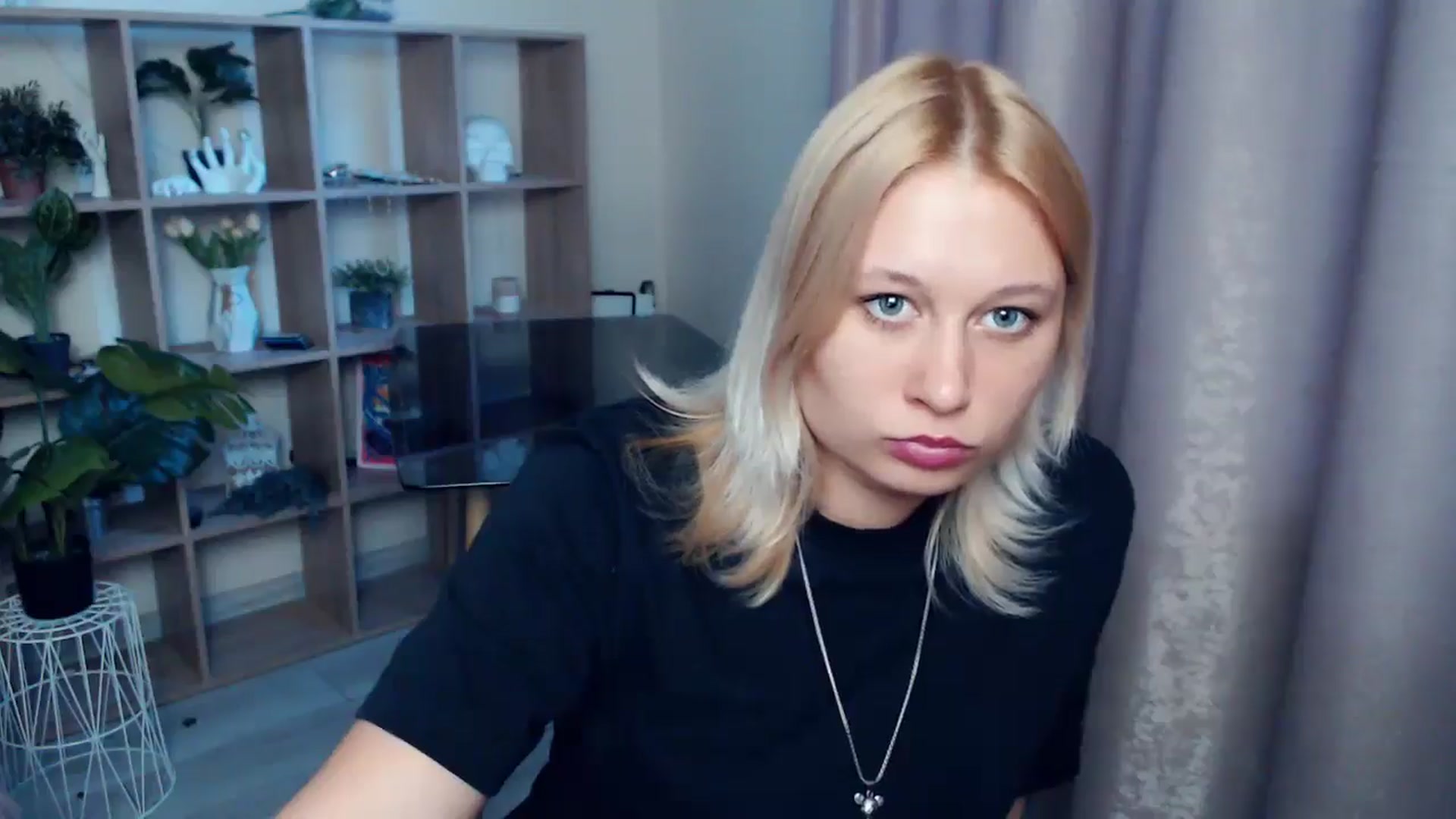 Gallery image thumbnail from Kukla_kolduna's myfreecams stream on, 04/24/2025, 17:14 image 3 of 20