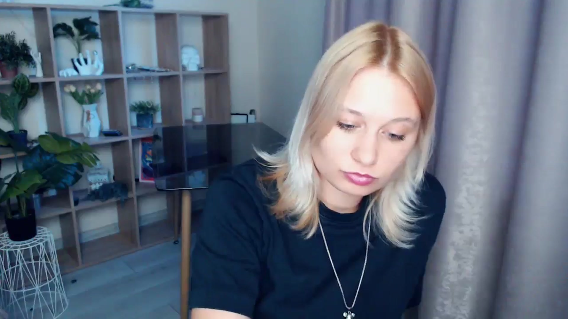 Gallery image thumbnail from Kukla_kolduna's myfreecams stream on, 04/24/2025, 17:14 image 5 of 20