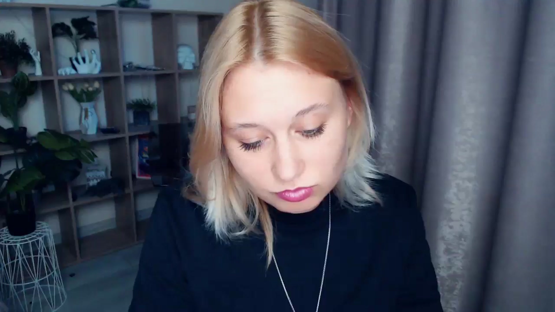 Gallery image thumbnail from Kukla_kolduna's myfreecams stream on, 04/24/2025, 17:14 image 18 of 20