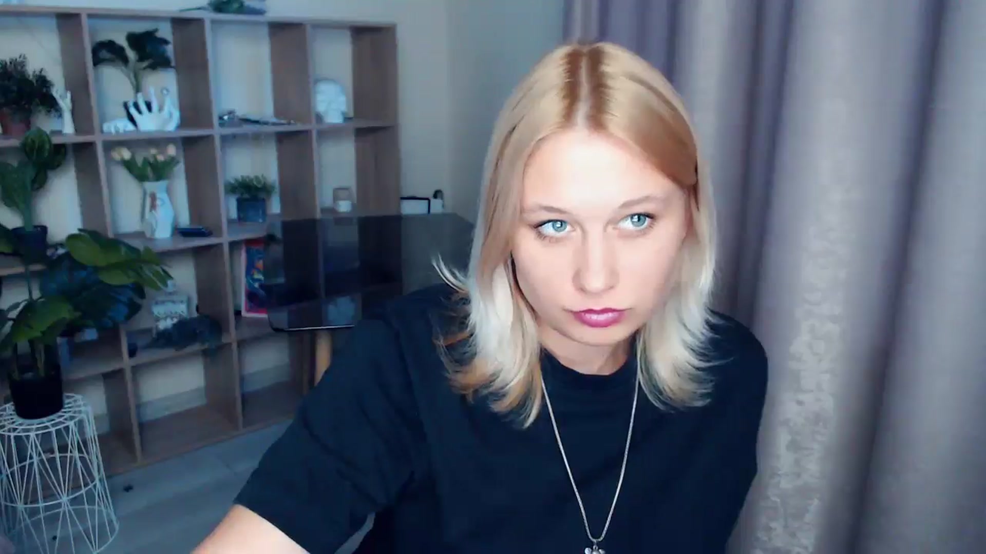 Gallery image thumbnail from Kukla_kolduna's myfreecams stream on, 04/24/2025, 17:14 image 9 of 20