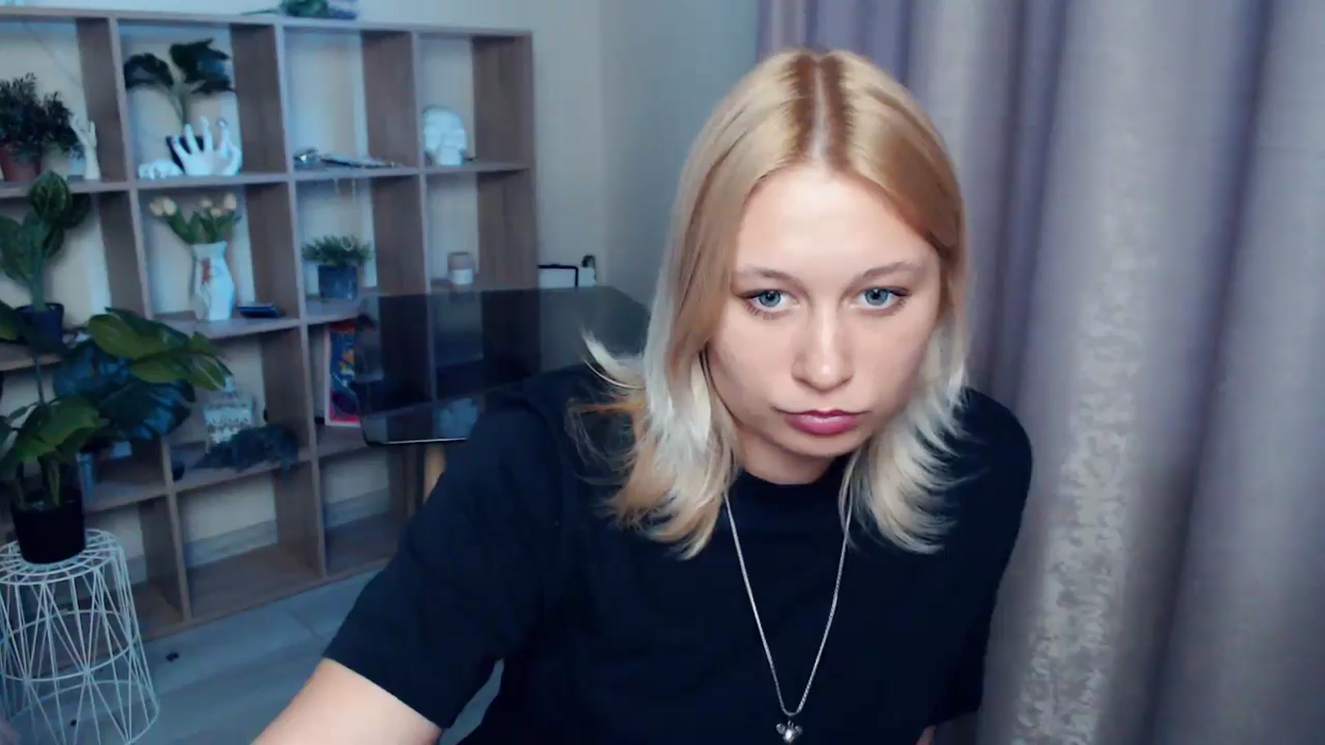 Gallery image thumbnail from Kukla_kolduna's myfreecams stream on, 04/24/2025, 17:14 image 4 of 20