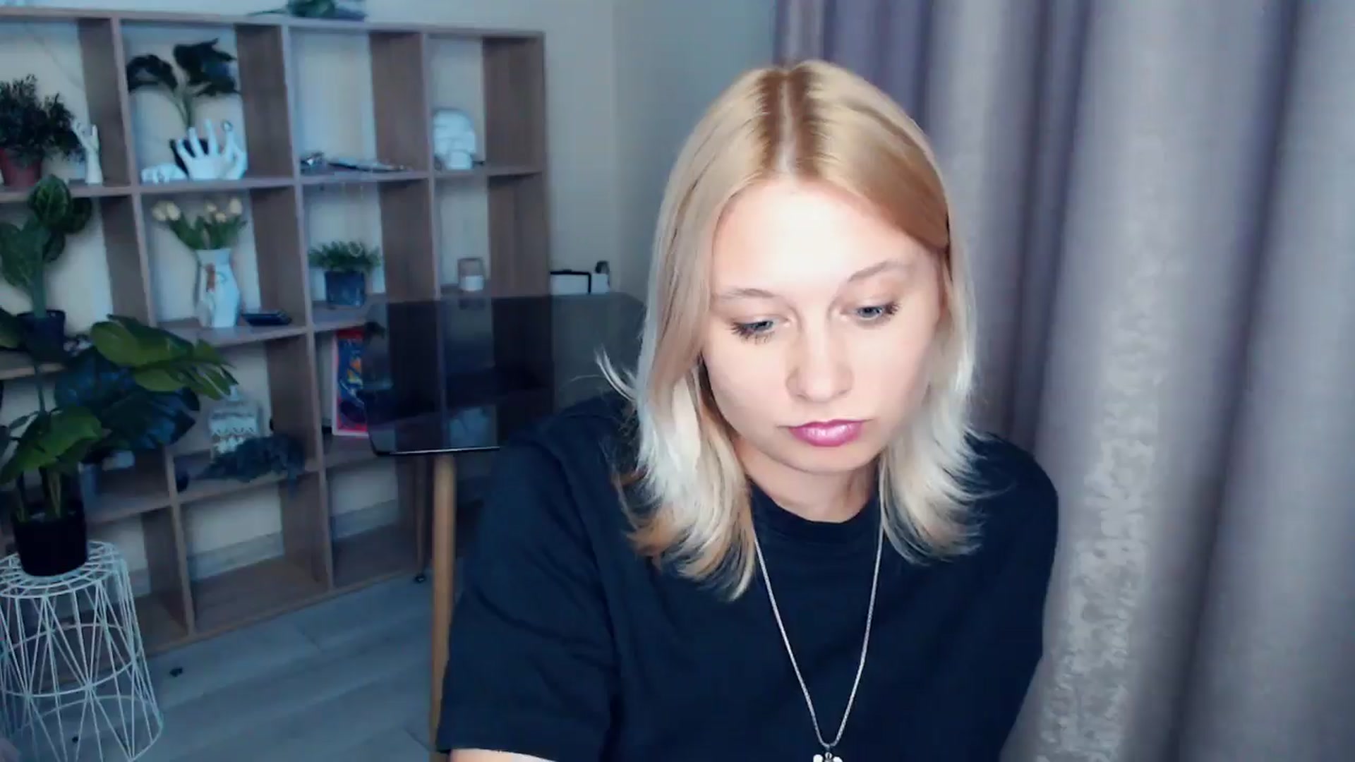 Gallery image thumbnail from Kukla_kolduna's myfreecams stream on, 04/24/2025, 17:14 image 10 of 20