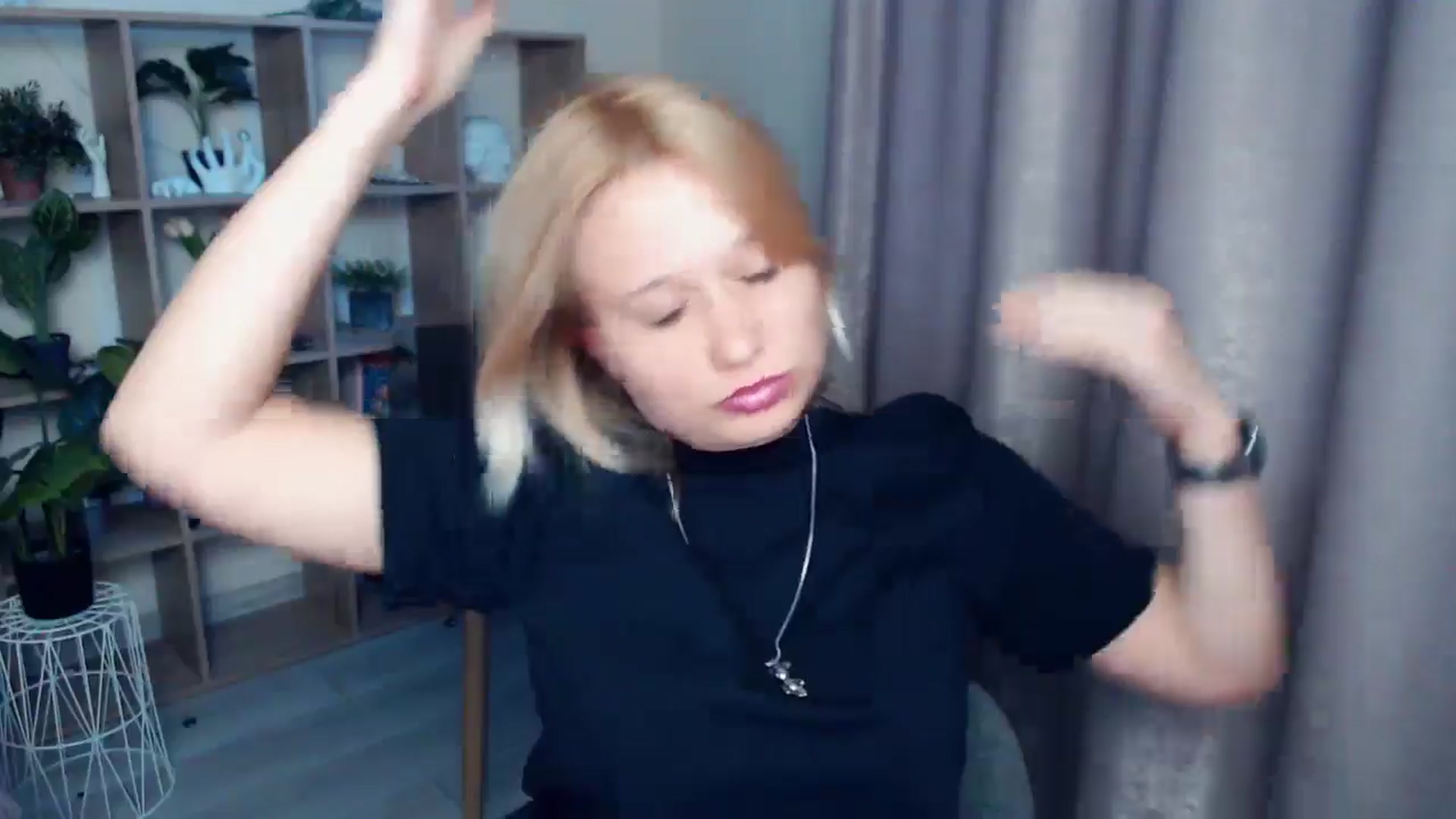 Gallery image thumbnail from Kukla_kolduna's myfreecams stream on, 04/24/2025, 17:14 image 13 of 20