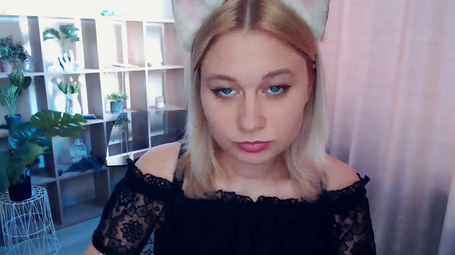 Gallery image thumbnail from Kukla_kolduna's myfreecams stream on, 04/26/2025, 15:36 image 7 of 20