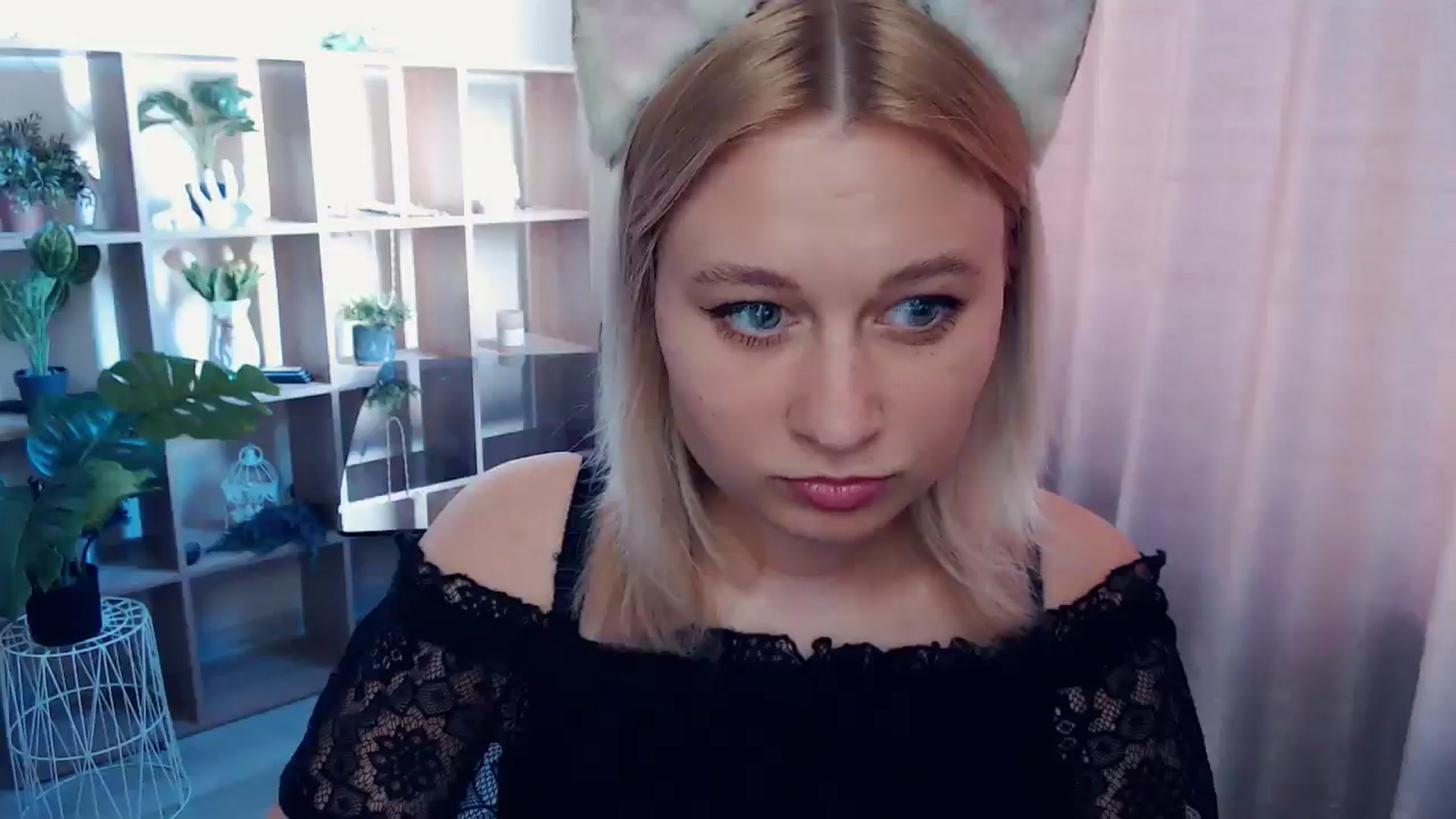 Gallery image thumbnail from Kukla_kolduna's myfreecams stream on, 04/26/2025, 15:36 image 4 of 20