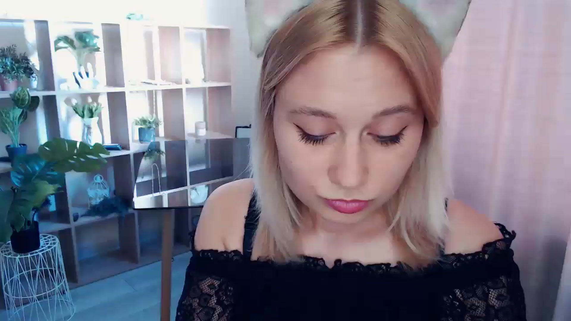 Gallery image thumbnail from Kukla_kolduna's myfreecams stream on, 04/26/2025, 15:36 image 1 of 20