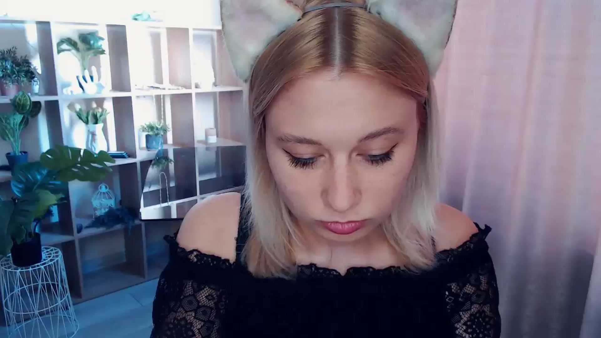 Gallery image thumbnail from Kukla_kolduna's myfreecams stream on, 04/26/2025, 15:36 image 5 of 20