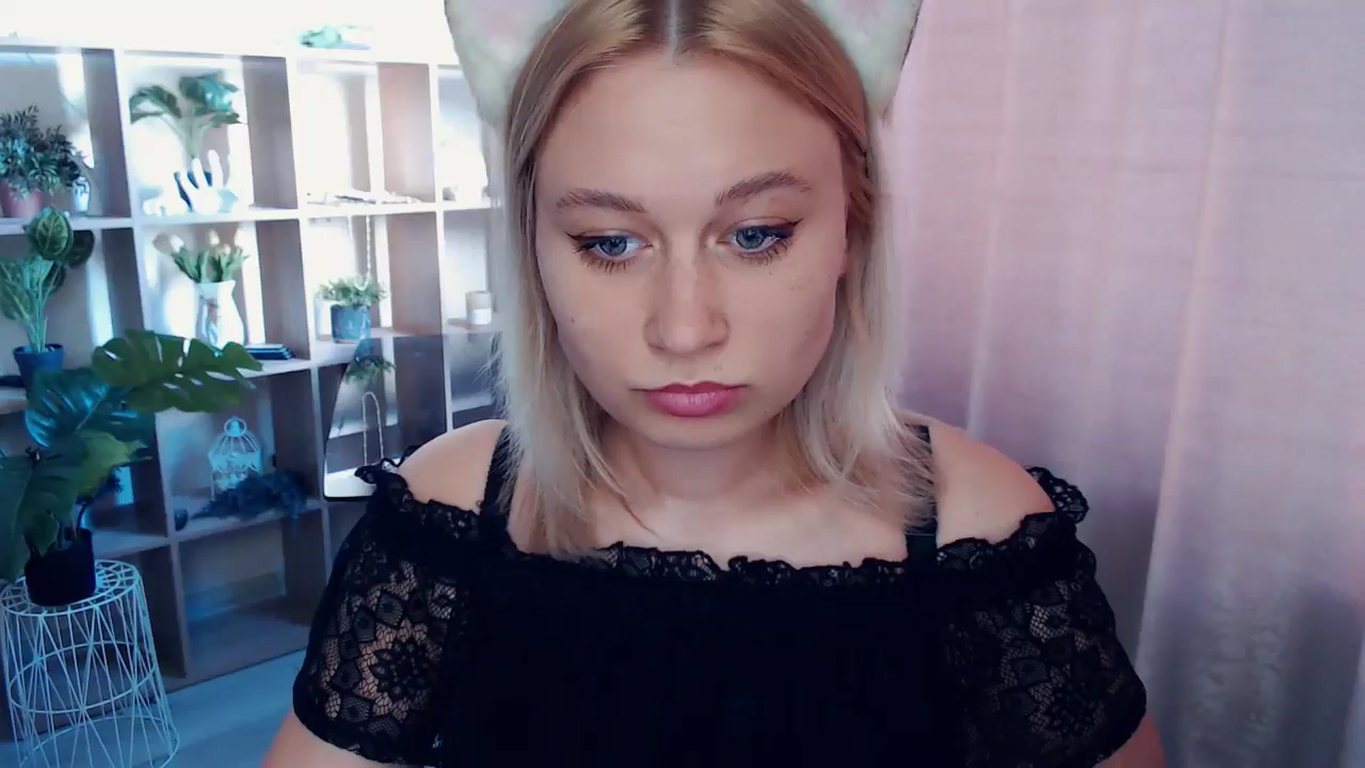 Gallery image thumbnail from Kukla_kolduna's myfreecams stream on, 04/26/2025, 15:36 image 12 of 20