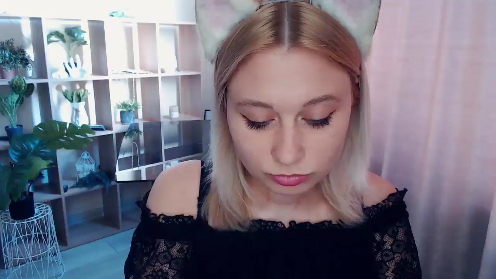 Gallery image thumbnail from Kukla_kolduna's myfreecams stream on, 04/26/2025, 15:36 image 3 of 20