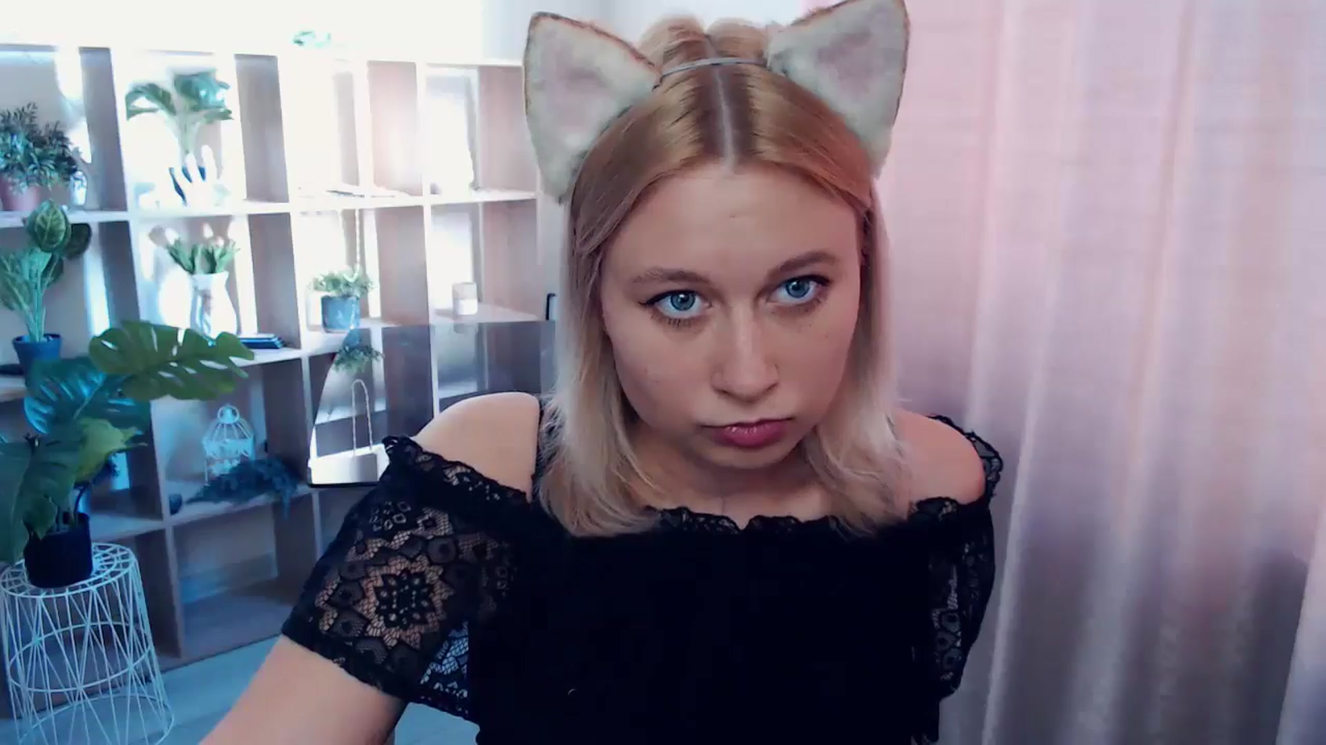 Gallery image thumbnail from Kukla_kolduna's myfreecams stream on, 04/26/2025, 15:36 image 6 of 20