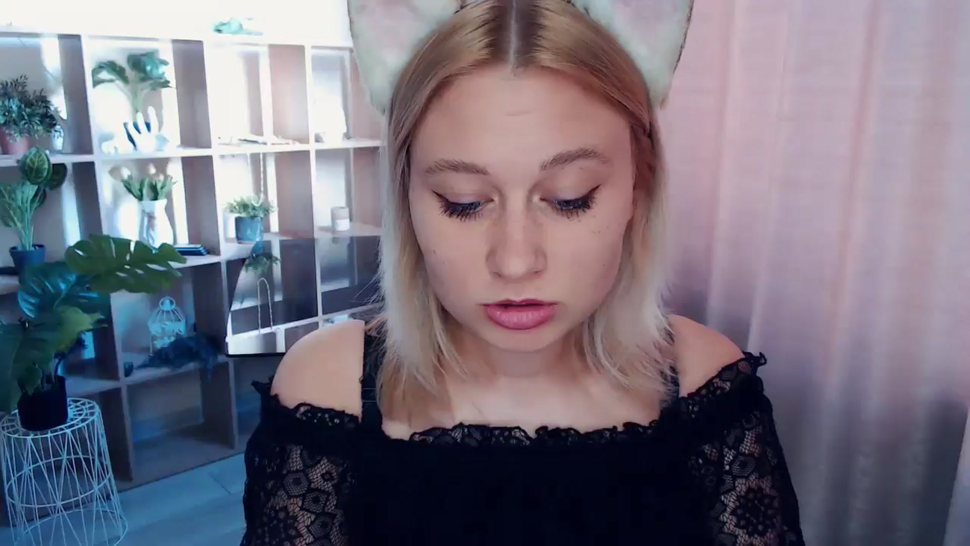 Gallery image thumbnail from Kukla_kolduna's myfreecams stream on, 04/26/2025, 15:36 image 9 of 20