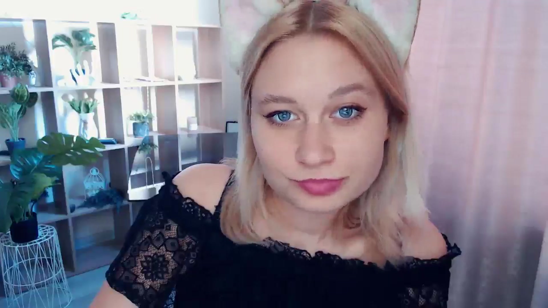 Gallery image thumbnail from Kukla_kolduna's myfreecams stream on, 04/26/2025, 15:36 image 8 of 20