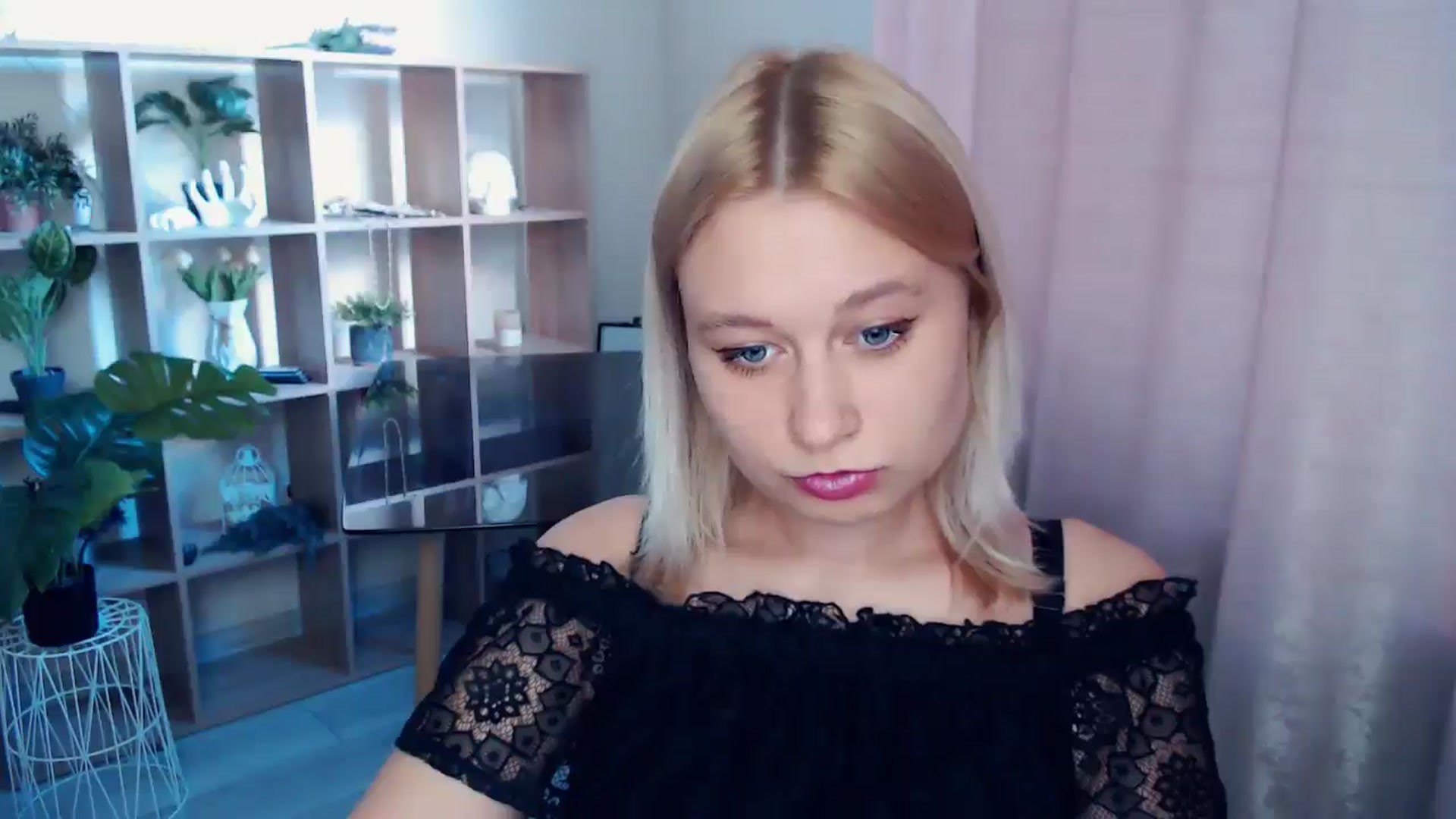 Gallery image thumbnail from Kukla_kolduna's myfreecams stream on, 04/26/2025, 16:26 image 7 of 20
