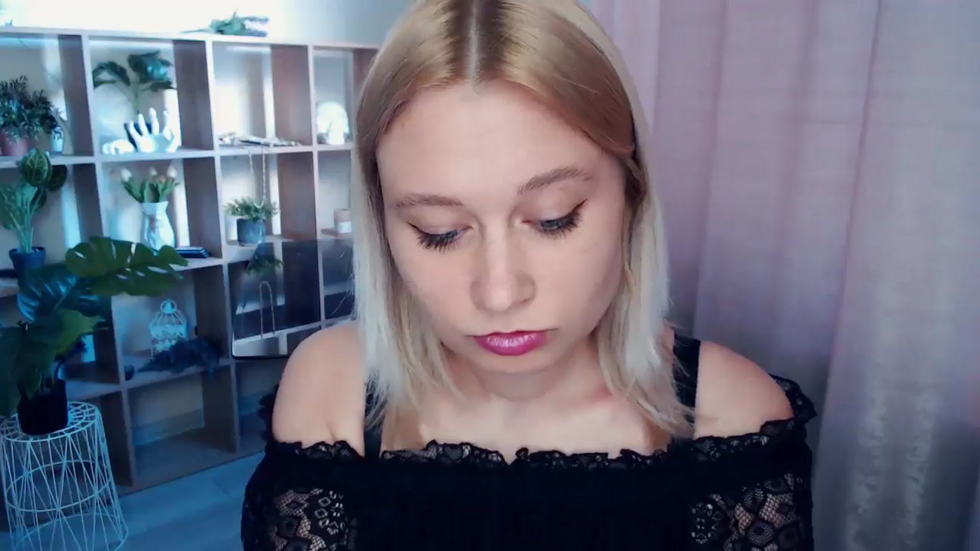 Gallery image thumbnail from Kukla_kolduna's myfreecams stream on, 04/26/2025, 16:26 image 3 of 20