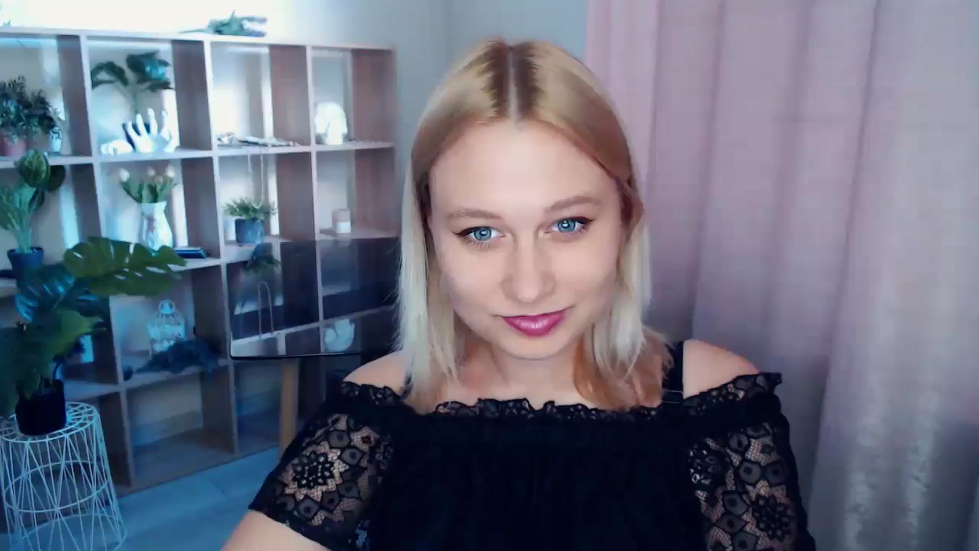 Gallery image thumbnail from Kukla_kolduna's myfreecams stream on, 04/26/2025, 16:26 image 14 of 20