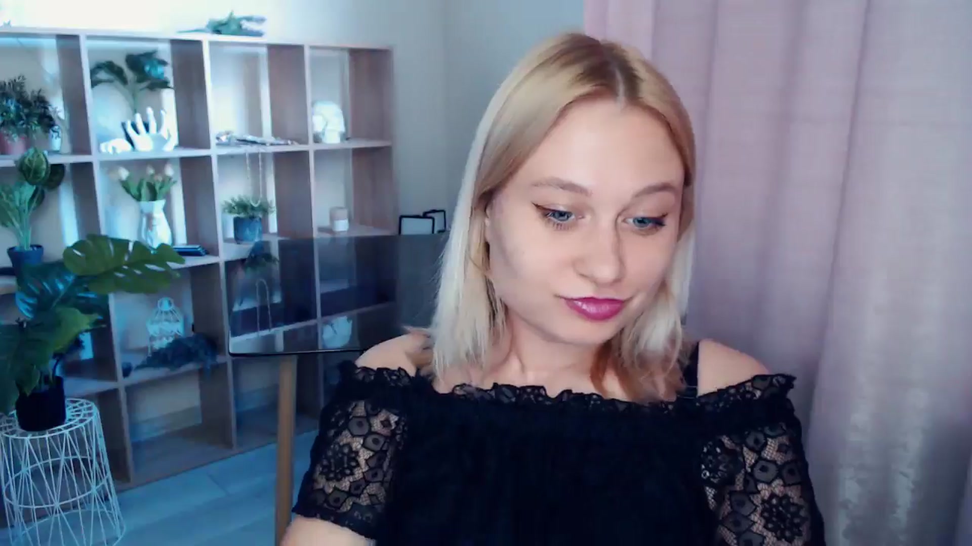 Gallery image thumbnail from Kukla_kolduna's myfreecams stream on, 04/26/2025, 16:26 image 19 of 20