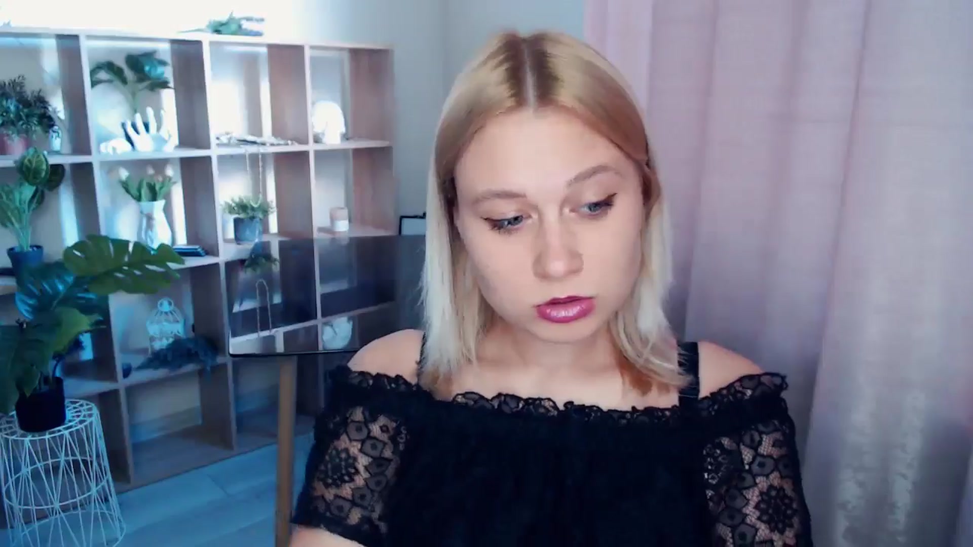 Gallery image thumbnail from Kukla_kolduna's myfreecams stream on, 04/26/2025, 16:26 image 6 of 20