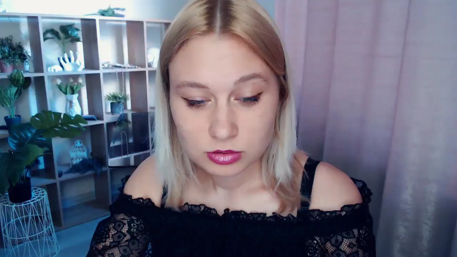 Gallery image thumbnail from Kukla_kolduna's myfreecams stream on, 04/26/2025, 16:26 image 4 of 20