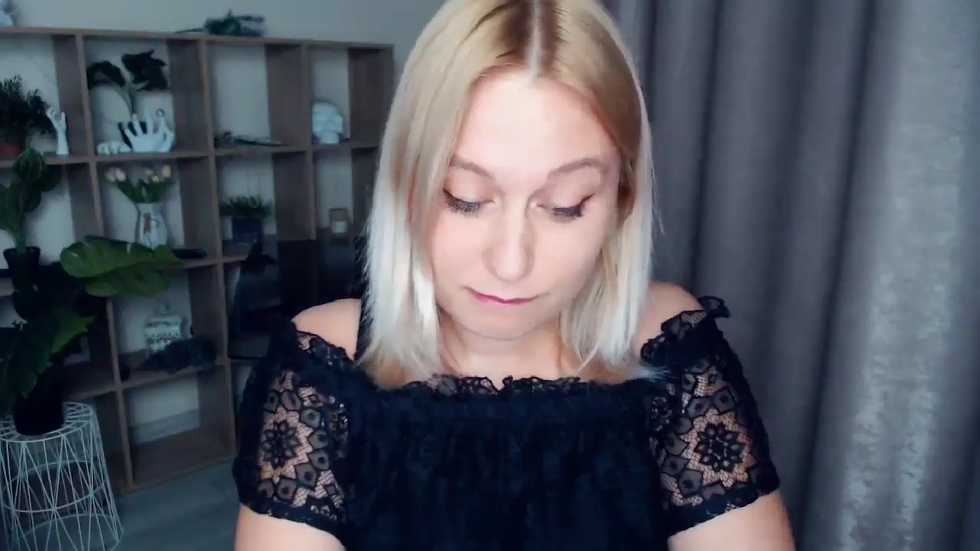 Gallery image thumbnail from Kukla_kolduna's myfreecams stream on, 04/26/2025, 18:06 image 10 of 20