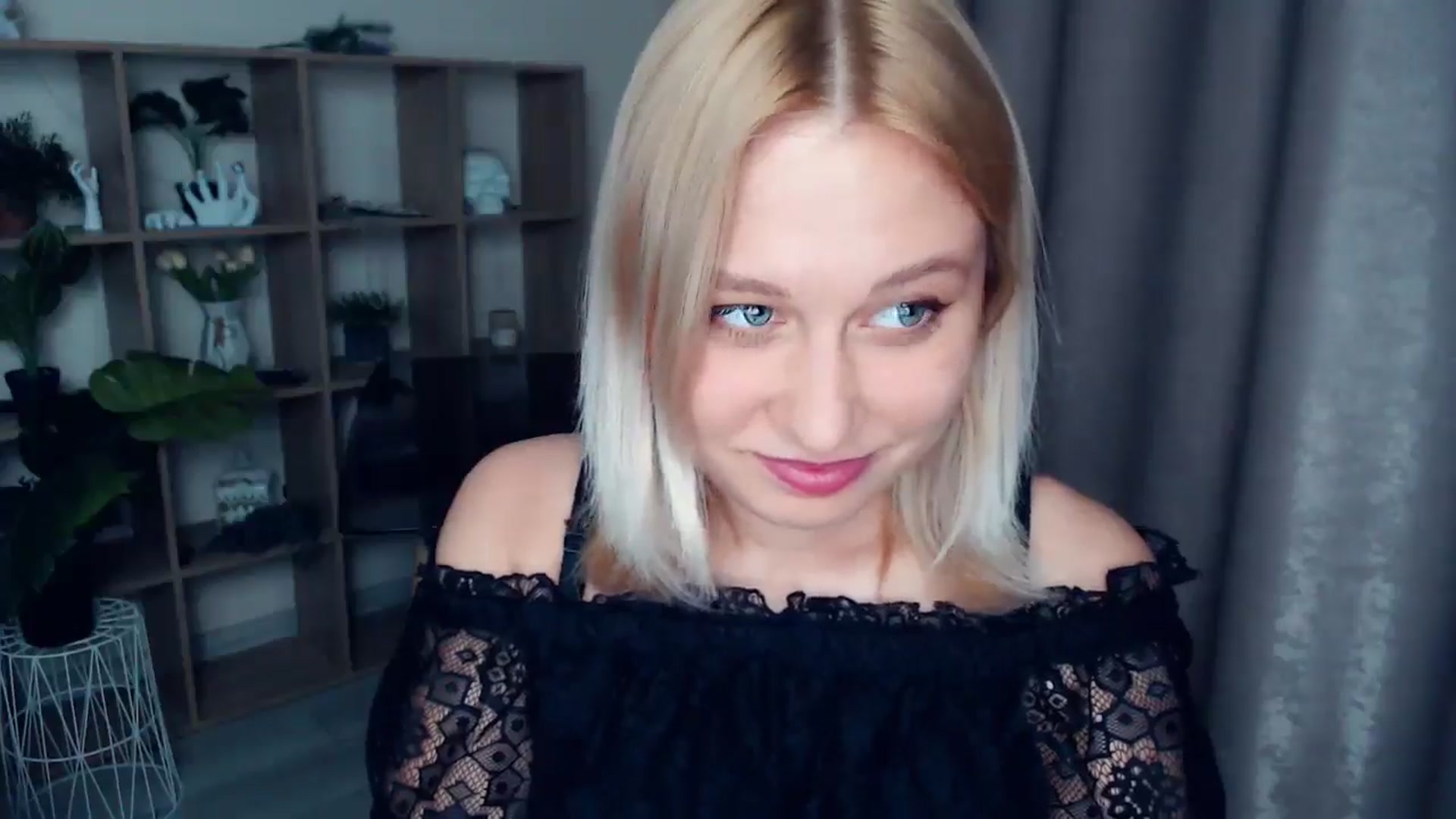 Gallery image thumbnail from Kukla_kolduna's myfreecams stream on, 04/26/2025, 18:06 image 12 of 20