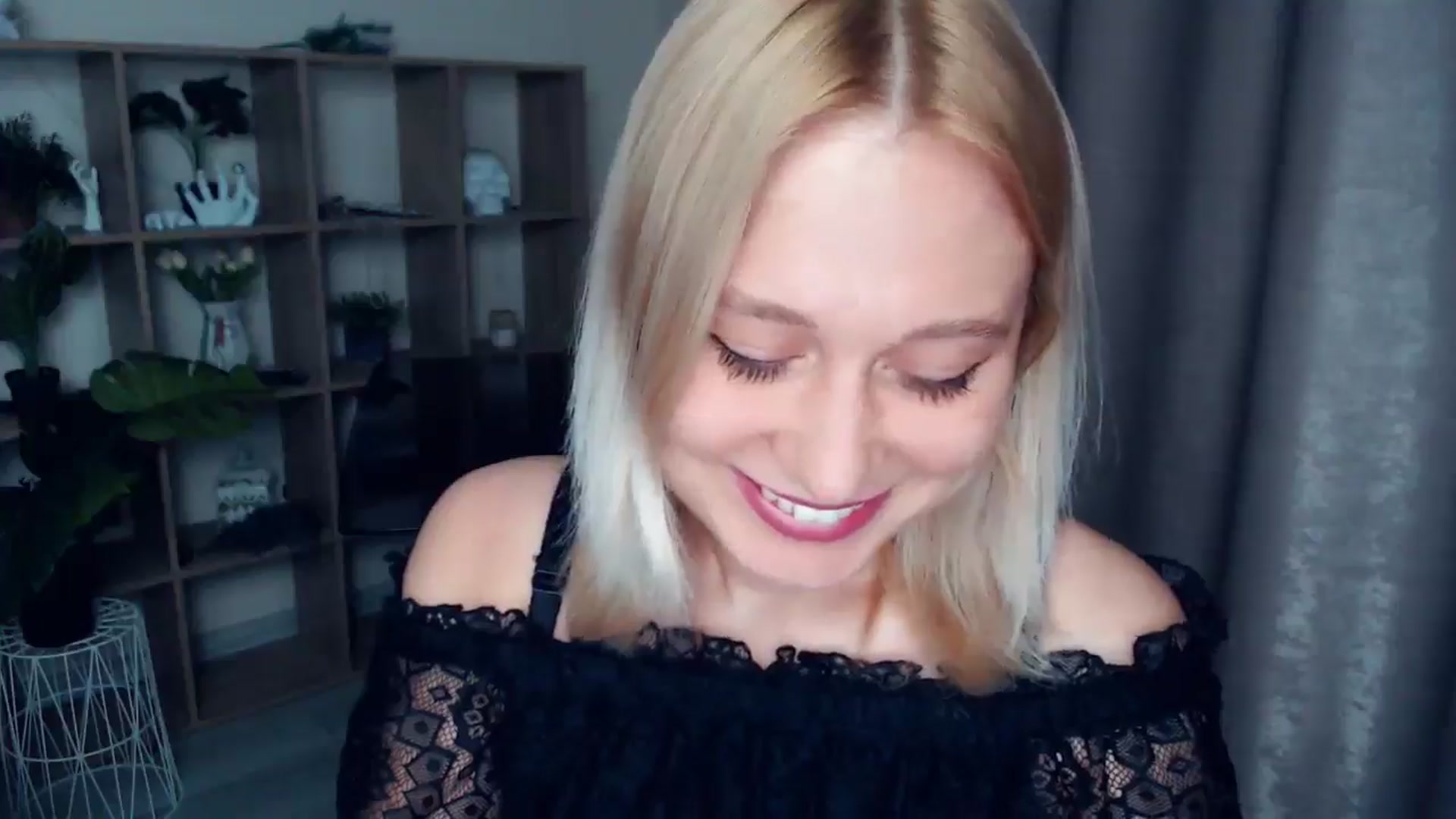 Gallery image thumbnail from Kukla_kolduna's myfreecams stream on, 04/26/2025, 18:06 image 14 of 20