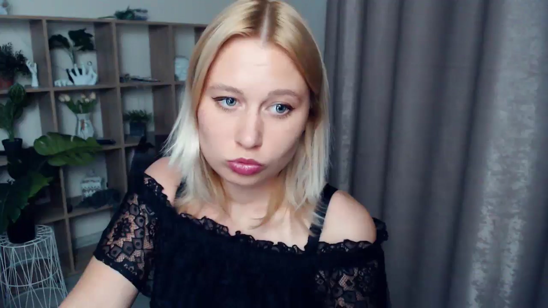 Gallery image thumbnail from Kukla_kolduna's myfreecams stream on, 04/26/2025, 18:06 image 3 of 20