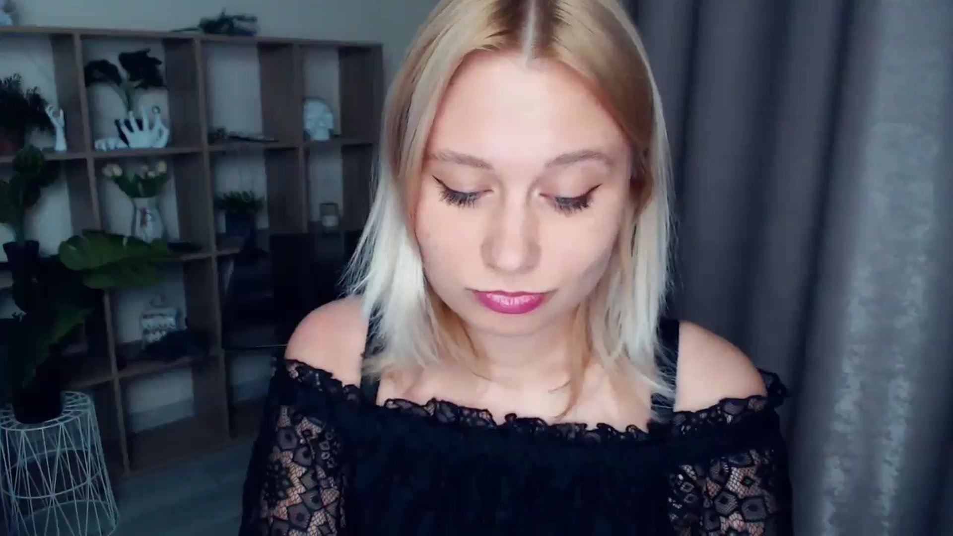 Gallery image thumbnail from Kukla_kolduna's myfreecams stream on, 04/26/2025, 18:06 image 4 of 20