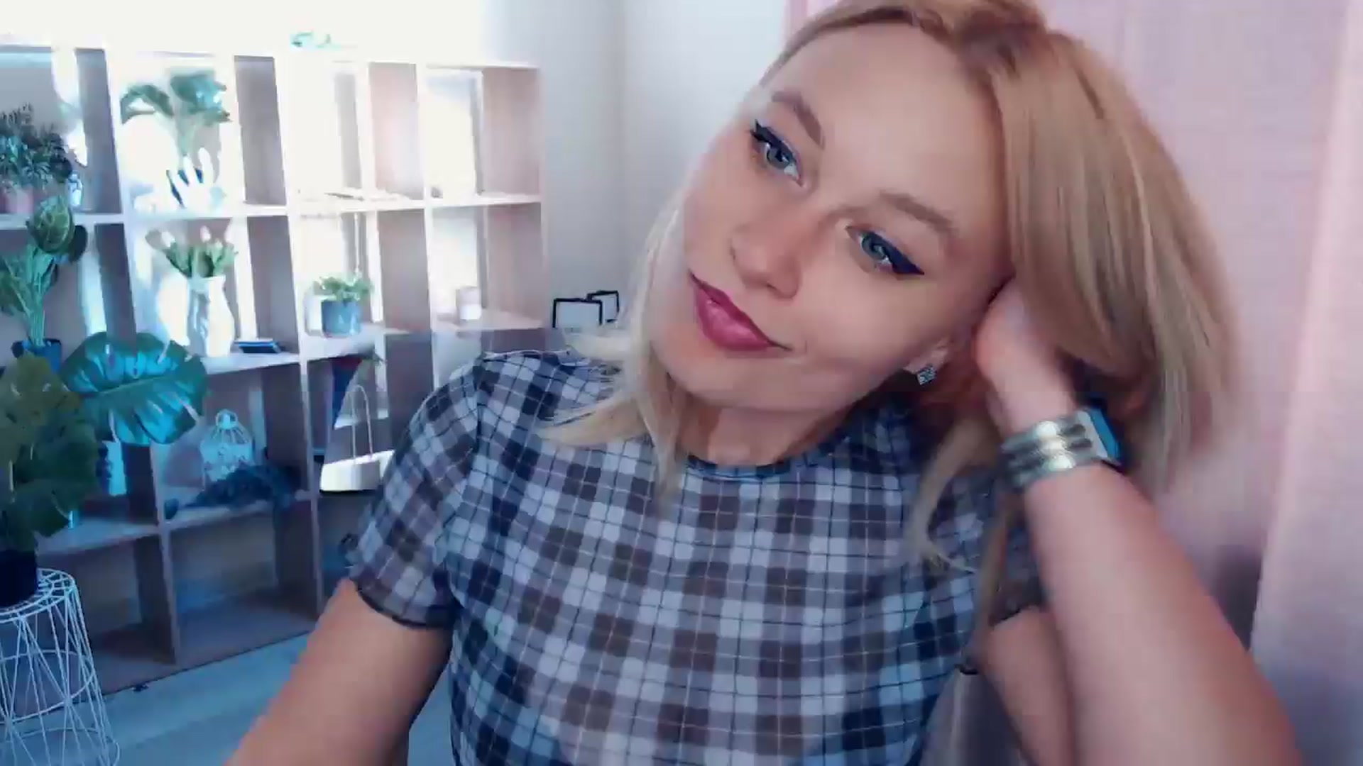 Gallery image thumbnail from Kukla_kolduna's myfreecams stream on, 04/27/2025, 14:50 image 1 of 20