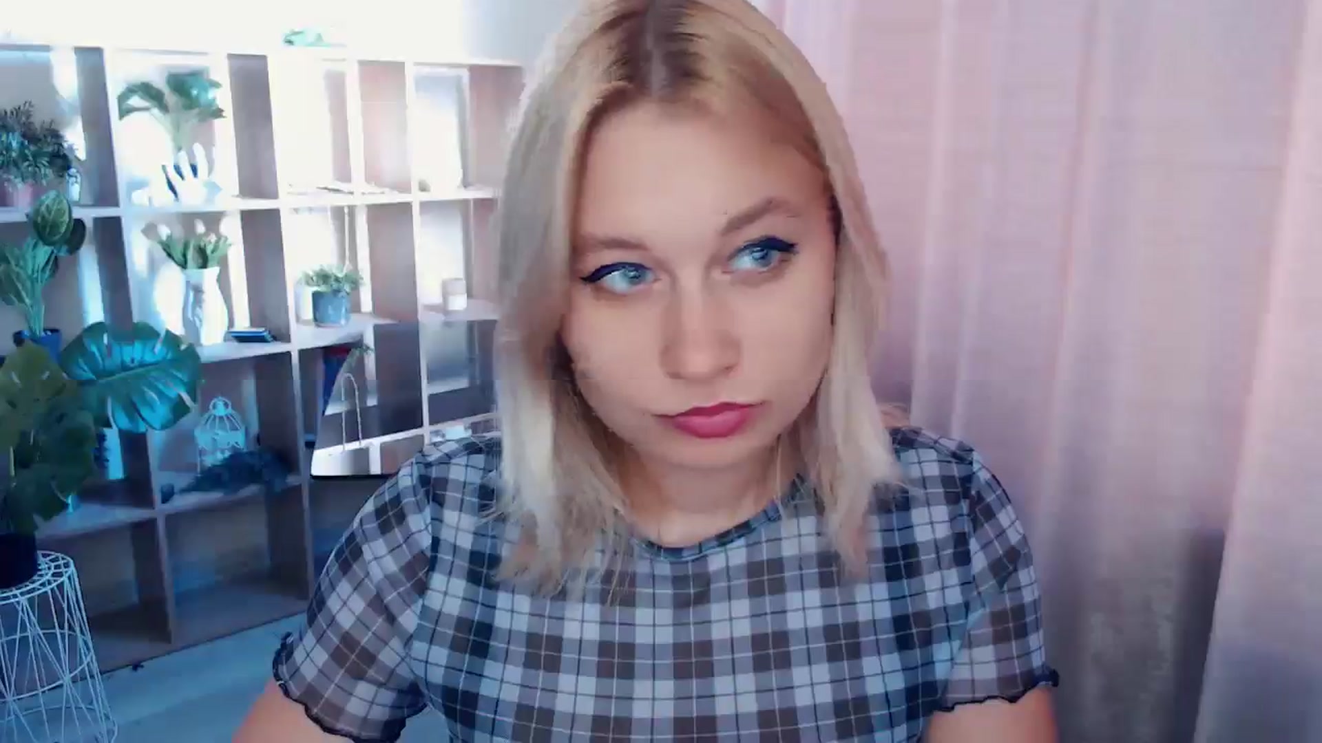 Gallery image thumbnail from Kukla_kolduna's myfreecams stream on, 04/27/2025, 14:50 image 14 of 20