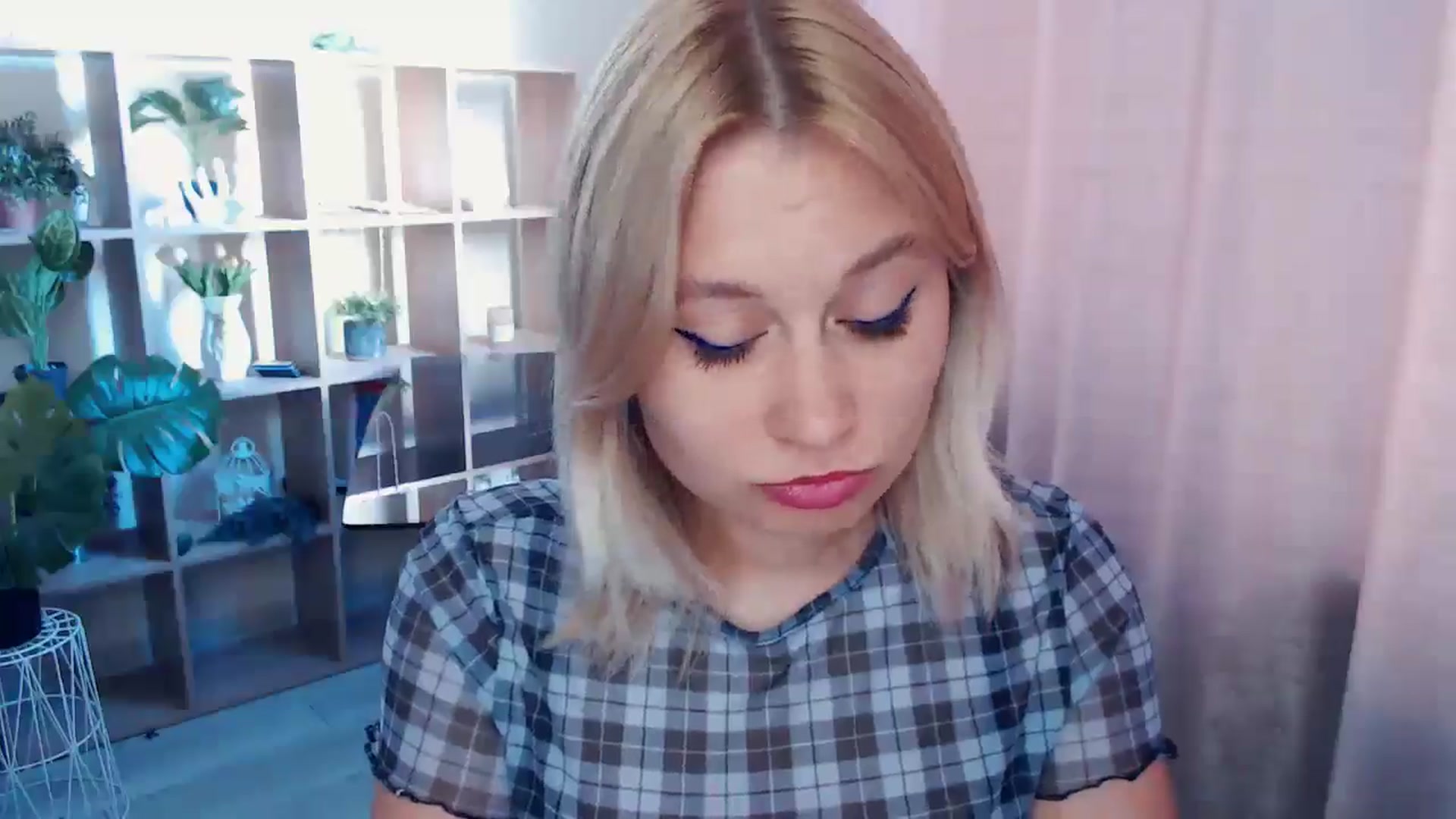 Gallery image thumbnail from Kukla_kolduna's myfreecams stream on, 04/27/2025, 14:50 image 20 of 20