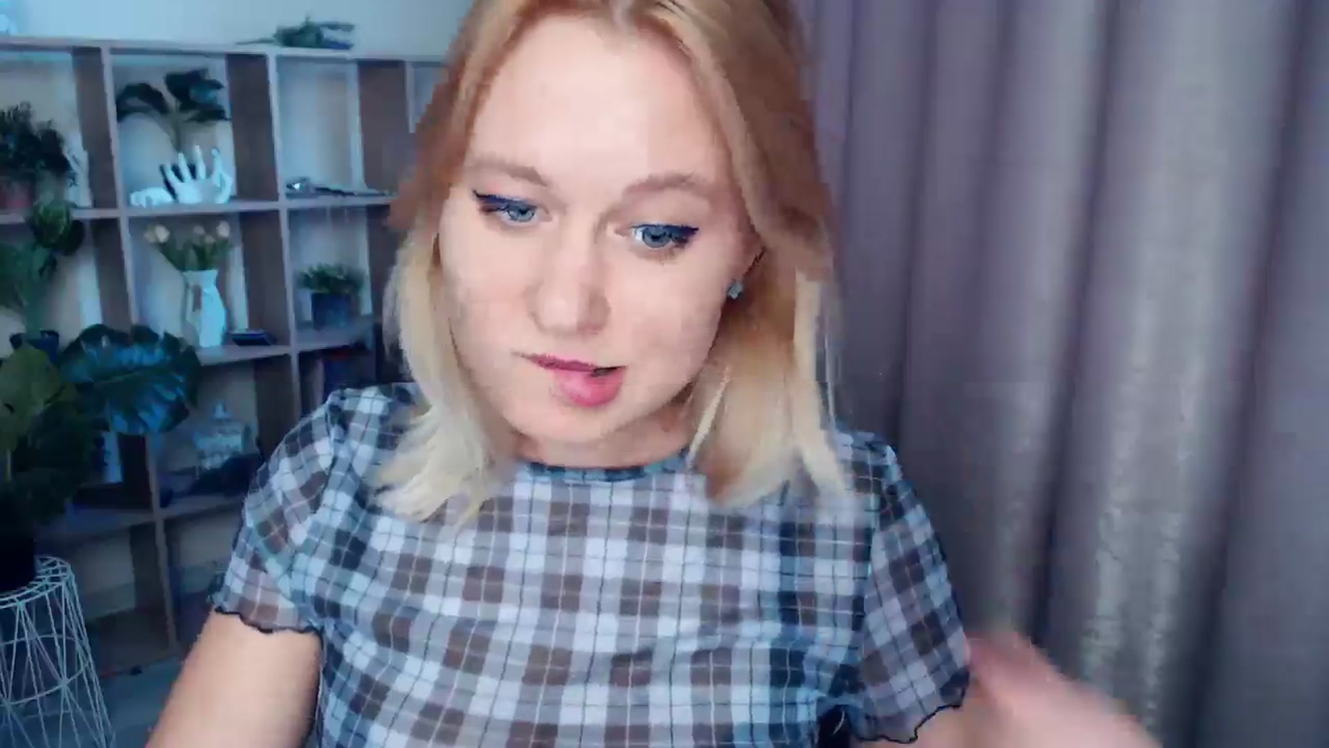 Gallery image thumbnail from Kukla_kolduna's myfreecams stream on, 04/27/2025, 17:13 image 19 of 20