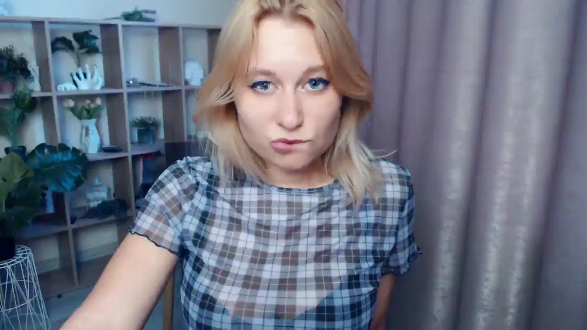 Gallery image thumbnail from Kukla_kolduna's myfreecams stream on, 04/27/2025, 17:13 image 20 of 20