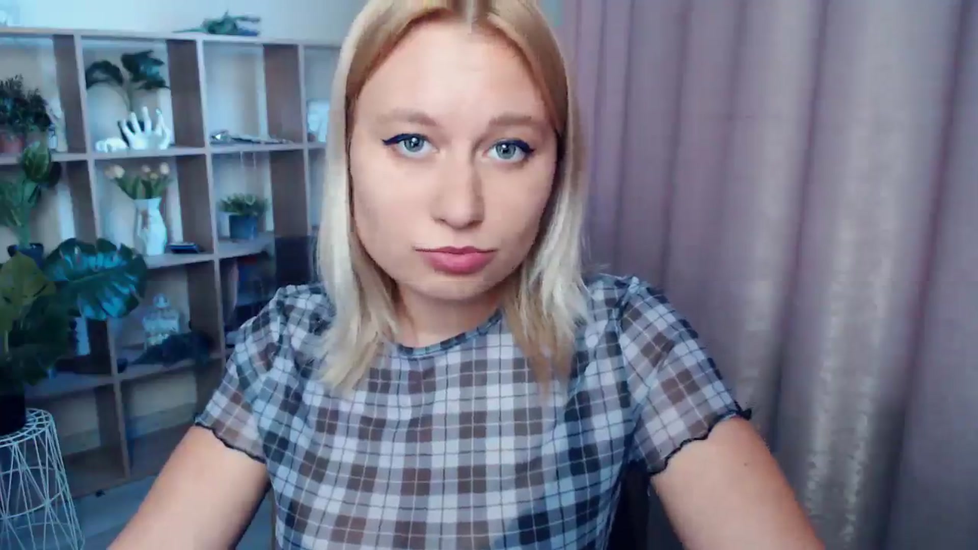 Gallery image thumbnail from Kukla_kolduna's myfreecams stream on, 04/27/2025, 17:13 image 18 of 20