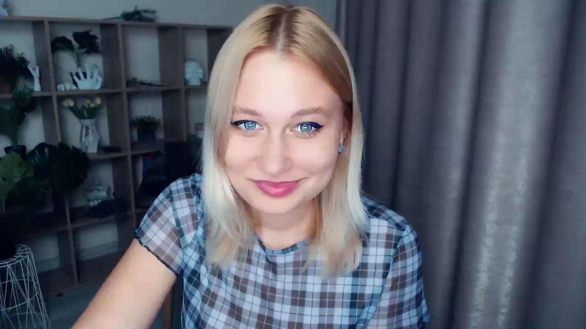 Gallery image thumbnail from Kukla_kolduna's myfreecams stream on, 04/27/2025, 18:17 image 19 of 20