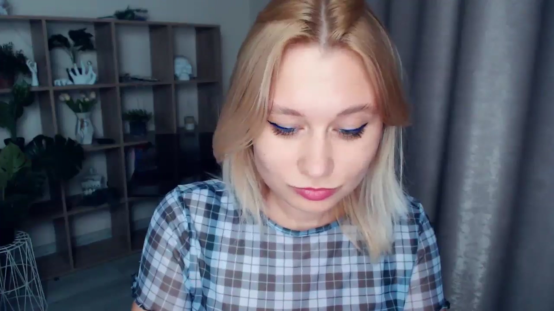 Gallery image thumbnail from Kukla_kolduna's myfreecams stream on, 04/27/2025, 18:17 image 4 of 20