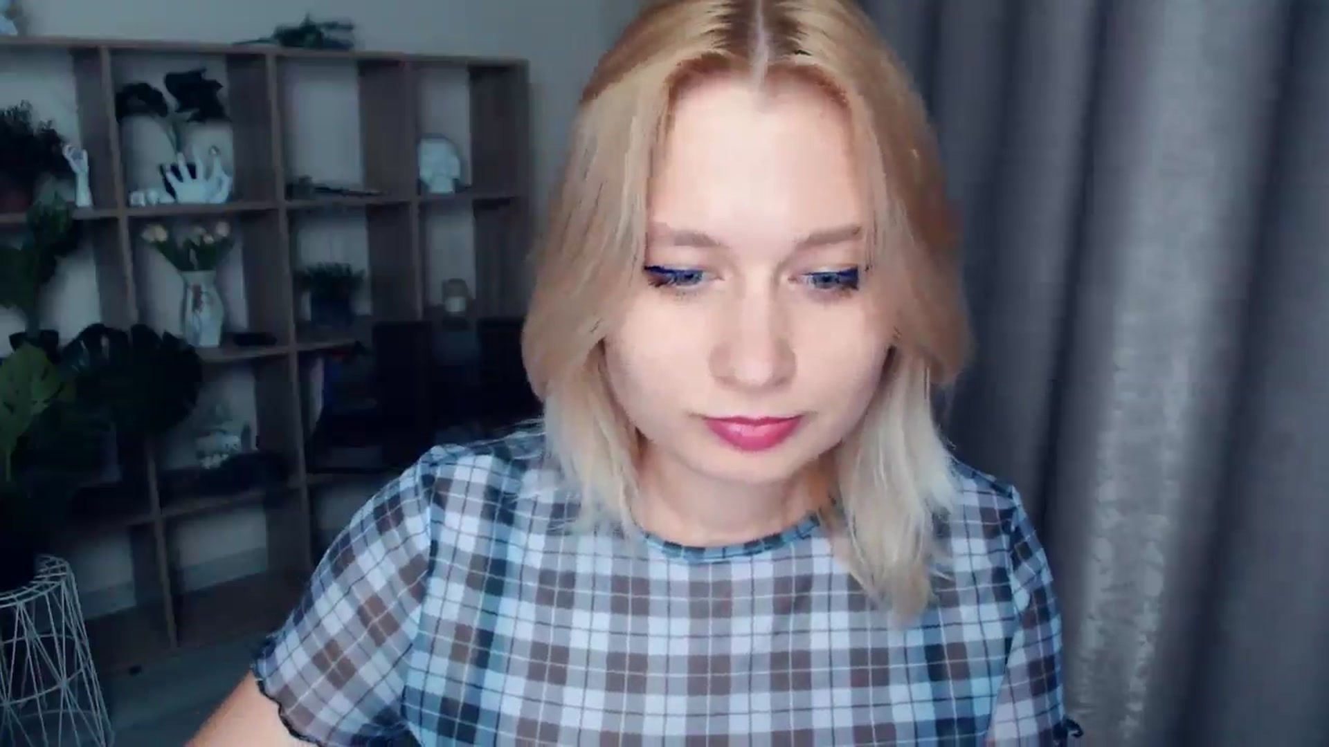 Gallery image thumbnail from Kukla_kolduna's myfreecams stream on, 04/27/2025, 18:17 image 5 of 20