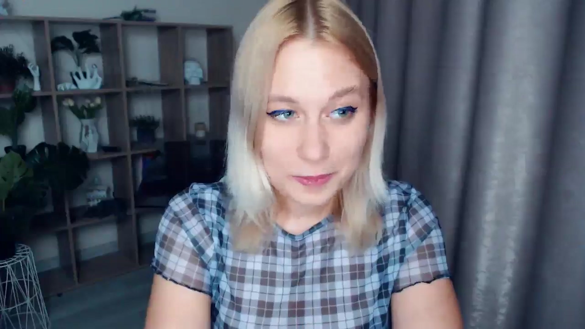 Gallery image thumbnail from Kukla_kolduna's myfreecams stream on, 04/27/2025, 18:17 image 17 of 20