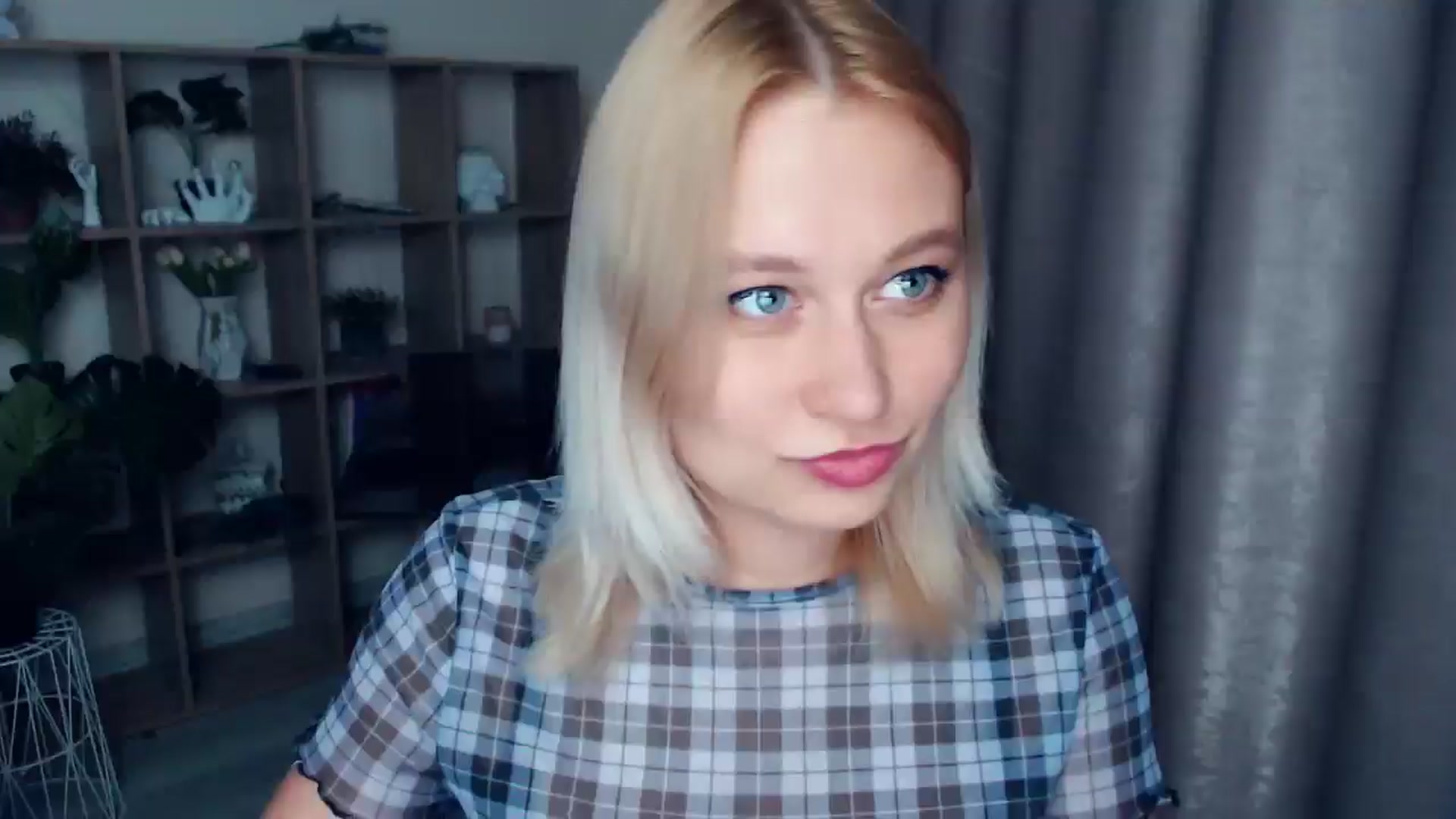 Gallery image thumbnail from Kukla_kolduna's myfreecams stream on, 04/27/2025, 18:17 image 9 of 20