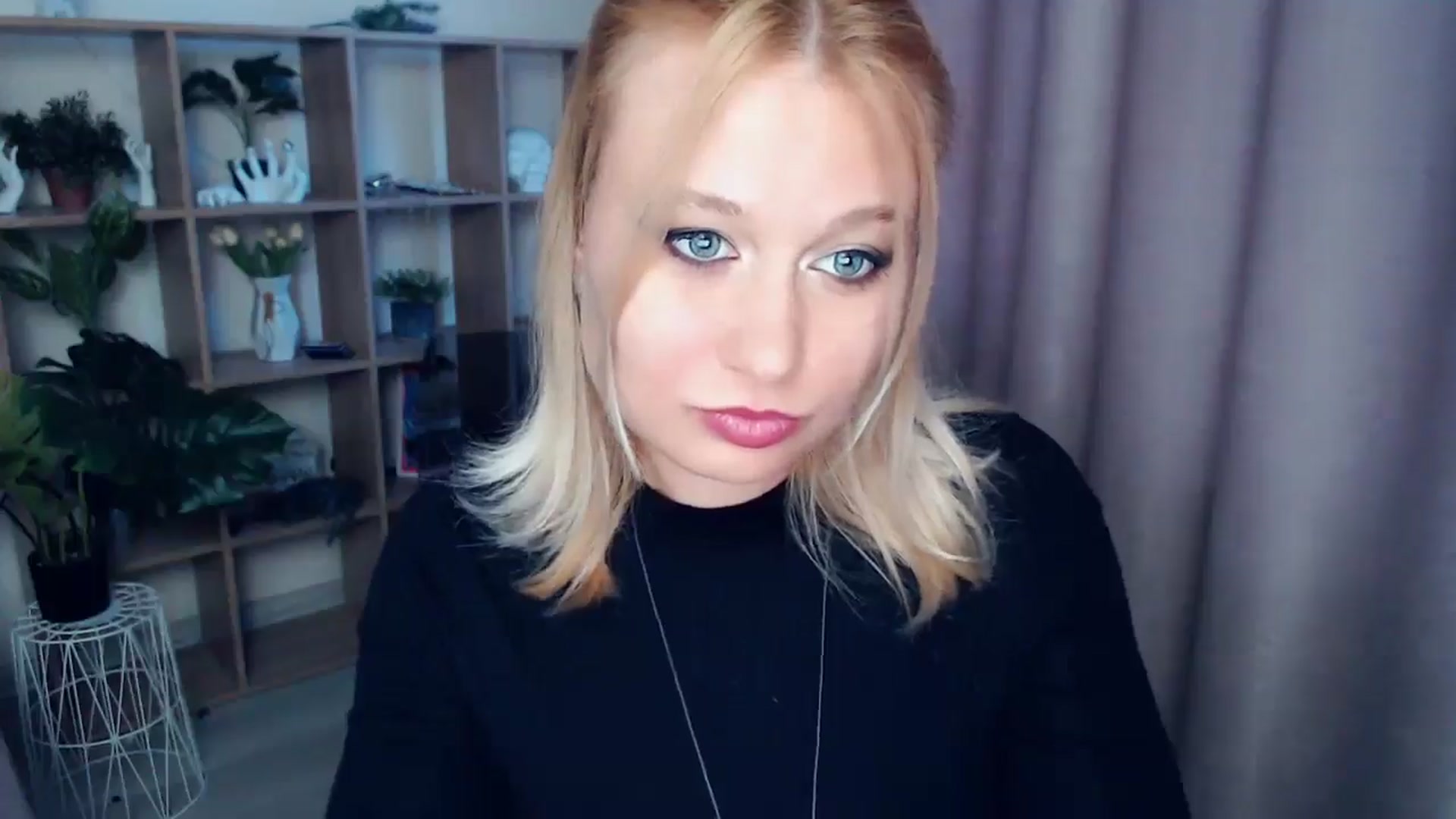 Gallery image thumbnail from Kukla_kolduna's myfreecams stream on, 04/30/2025, 17:21 image 14 of 20