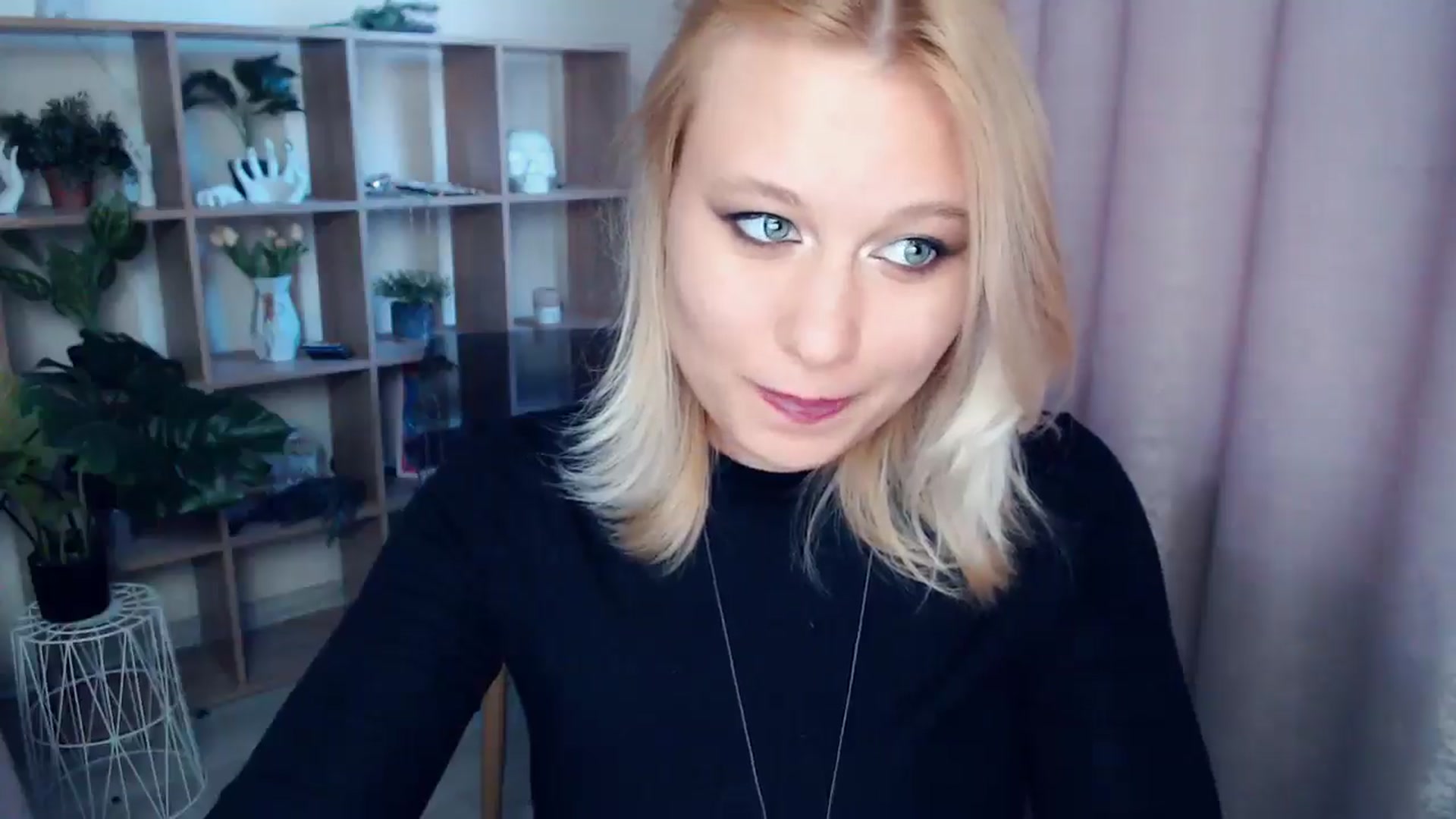 Gallery image thumbnail from Kukla_kolduna's myfreecams stream on, 04/30/2025, 17:21 image 3 of 20