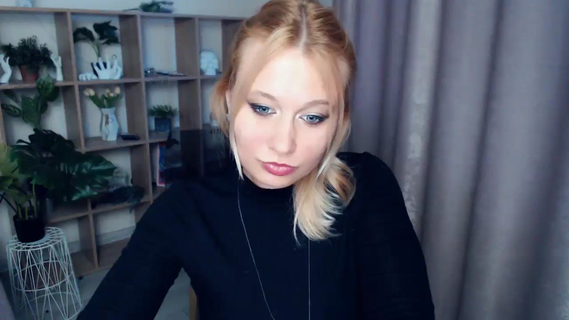 Gallery image thumbnail from Kukla_kolduna's myfreecams stream on, 04/30/2025, 17:21 image 19 of 20