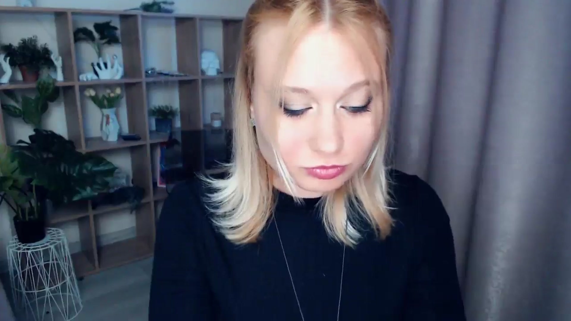Gallery image thumbnail from Kukla_kolduna's myfreecams stream on, 04/30/2025, 17:21 image 17 of 20