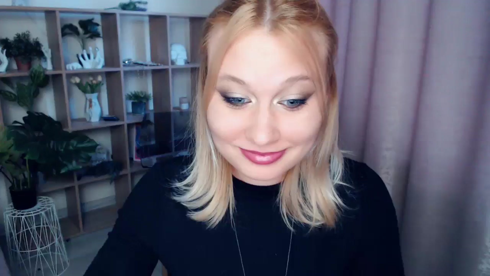 Gallery image thumbnail from Kukla_kolduna's myfreecams stream on, 04/30/2025, 17:21 image 9 of 20