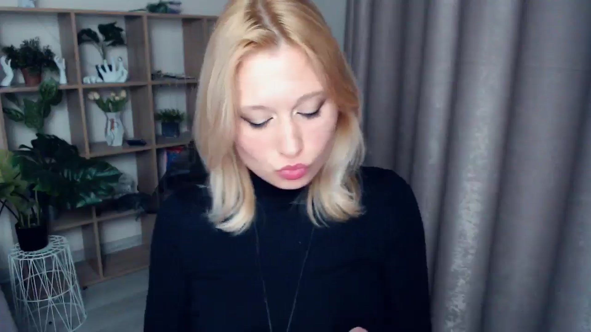 Gallery image thumbnail from Kukla_kolduna's myfreecams stream on, 04/30/2025, 18:30 image 19 of 20