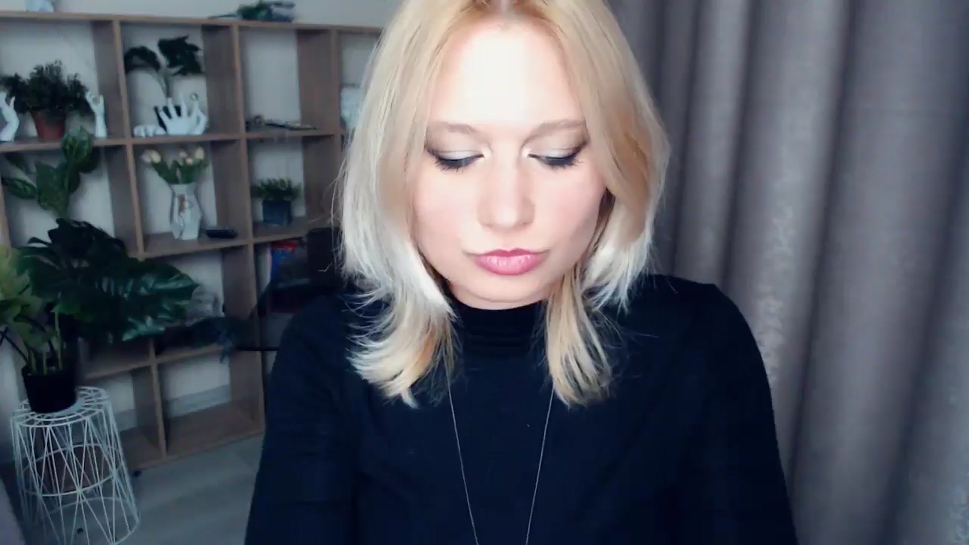 Gallery image thumbnail from Kukla_kolduna's myfreecams stream on, 04/30/2025, 18:30 image 9 of 20