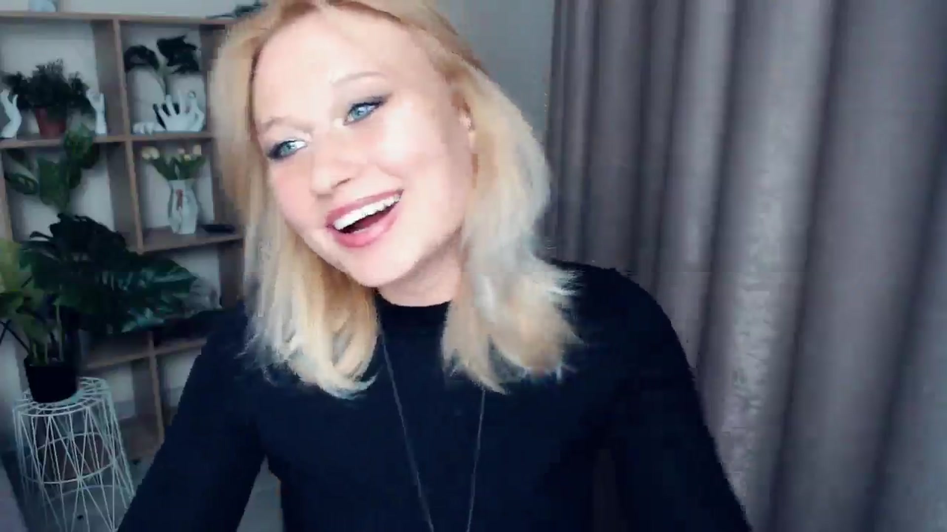Gallery image thumbnail from Kukla_kolduna's myfreecams stream on, 04/30/2025, 18:30 image 15 of 20