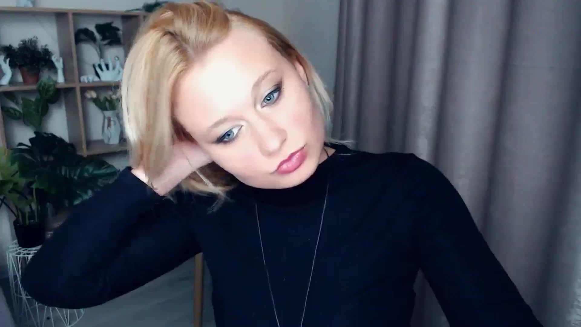 Gallery image thumbnail from Kukla_kolduna's myfreecams stream on, 04/30/2025, 18:30 image 3 of 20