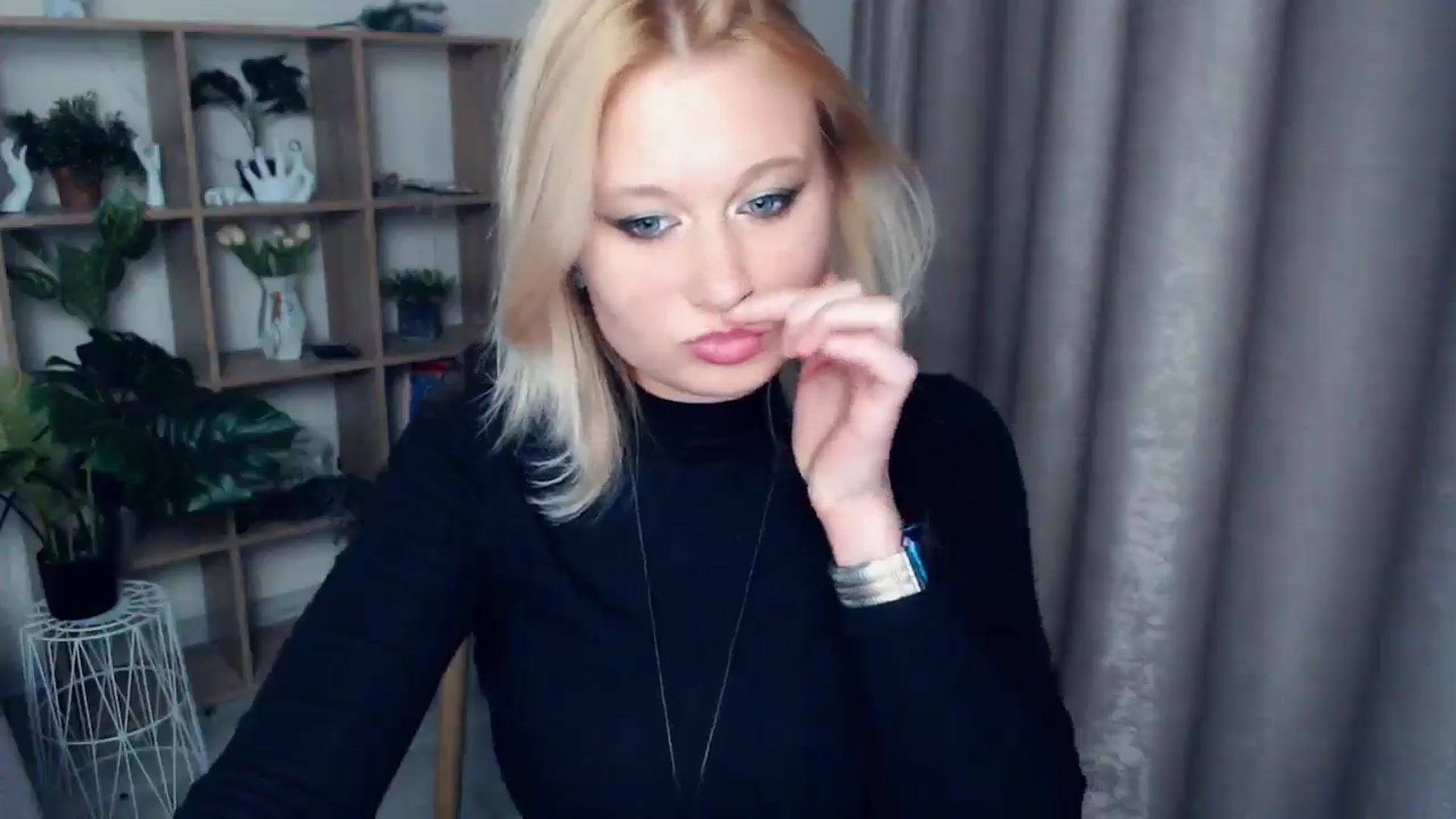 Gallery image thumbnail from Kukla_kolduna's myfreecams stream on, 04/30/2025, 18:30 image 12 of 20