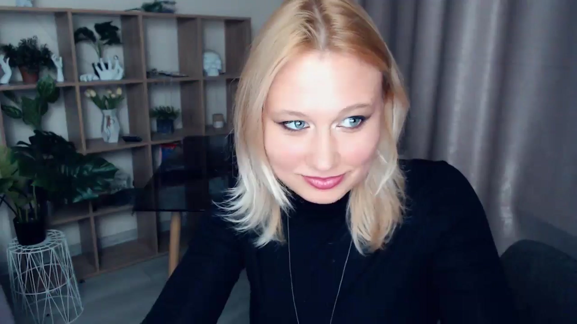 Gallery image thumbnail from Kukla_kolduna's myfreecams stream on, 04/30/2025, 18:30 image 6 of 20
