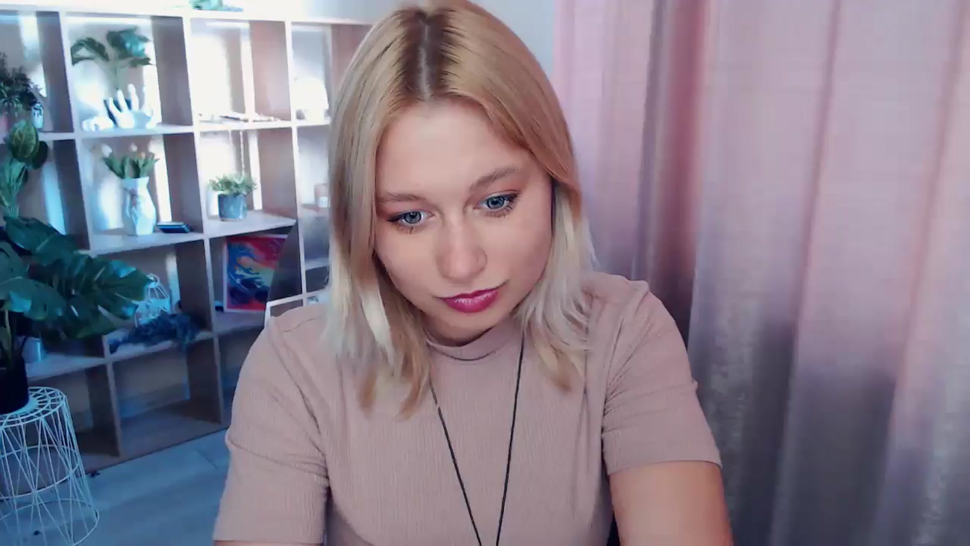 Gallery image thumbnail from Kukla_kolduna's myfreecams stream on, 05/01/2025, 15:44 image 14 of 20